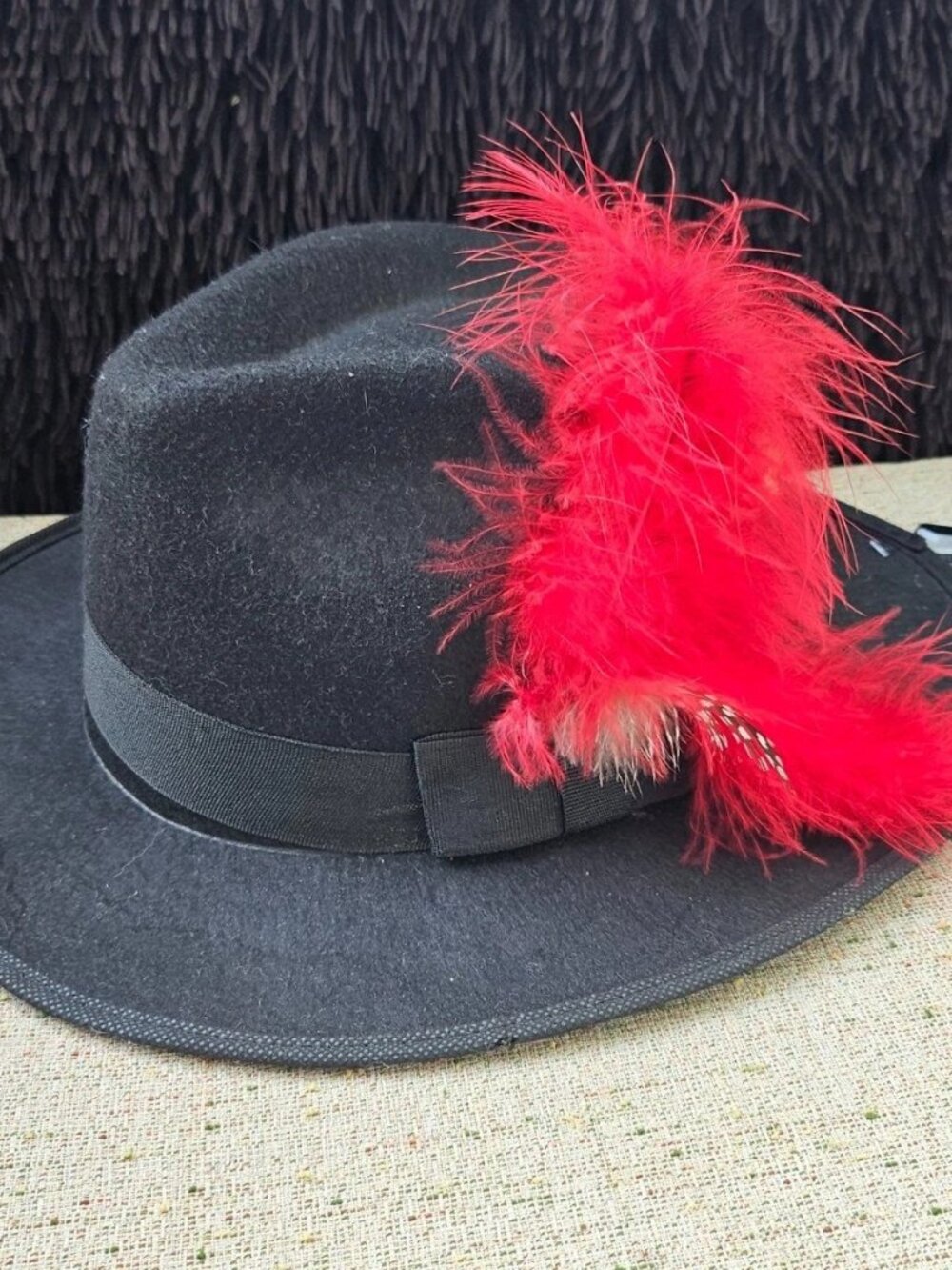 Looking Spooky Women Hat FEDORA Black Fashion Red Fur Halloween Hat One Size